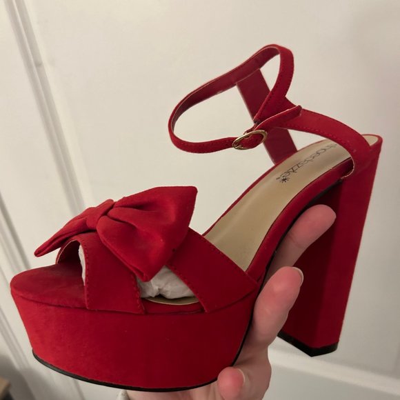 Shoe Dazzle Women's Red Platform Pumps size 7 - Picture 13 of 16